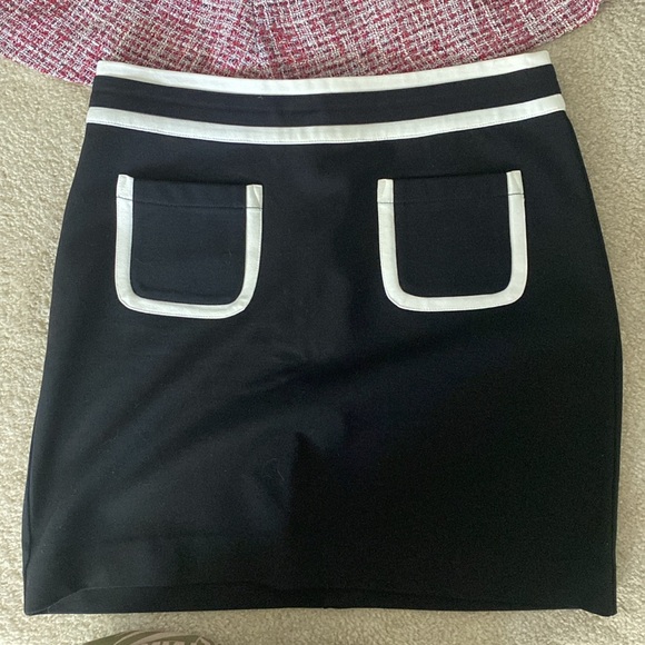 2-skirt bundle size 2 by banana republic - Picture 2 of 13